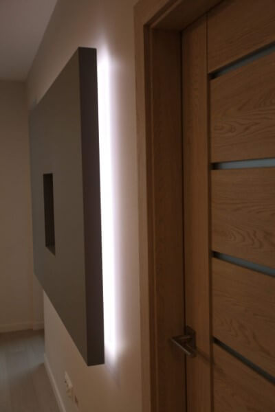 Lampa w korytarzu
